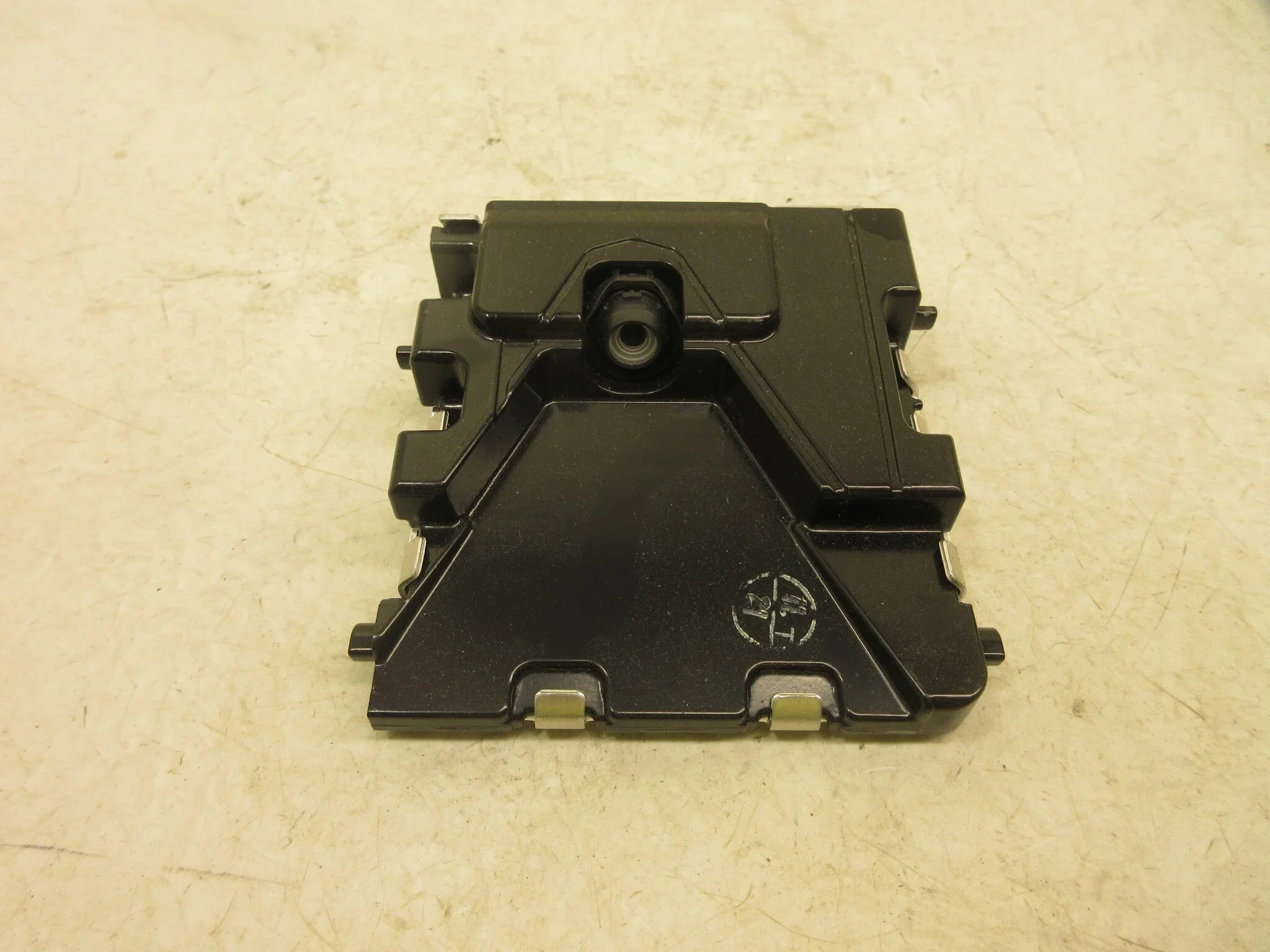 Pre-Owned 17 18 19  Highlander Windshield Mounted Lane Departure Camera OEM LKQ (Good)