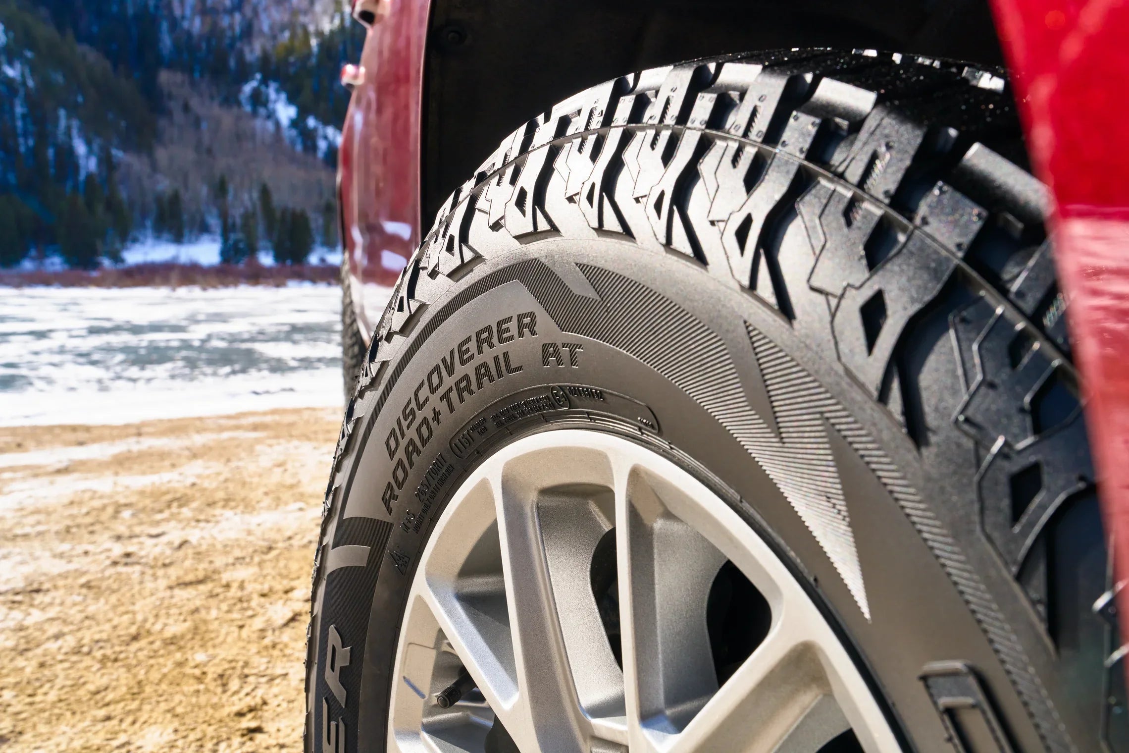 Cooper Discoverer Road+Trail AT 235/60R18 107H All-Terrain Tire