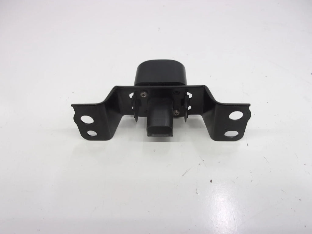 Pre-Owned 2017-2022  Highlander Grille Mtd Surround Front View Camera 867900E081 OEM (Good)