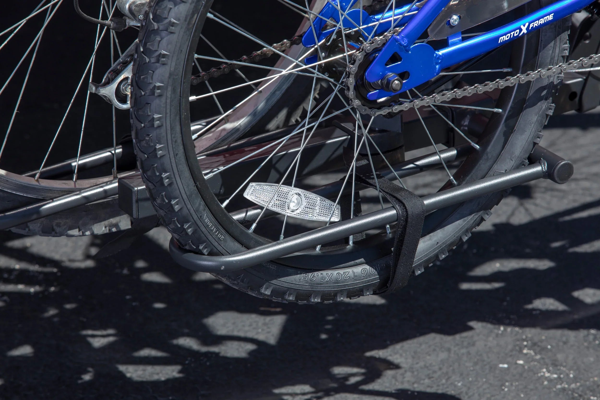 Capacity Foldable Hitch-Mount Platform 2-Bike Car Rack 10104071. Hyper Tough 80 lbs