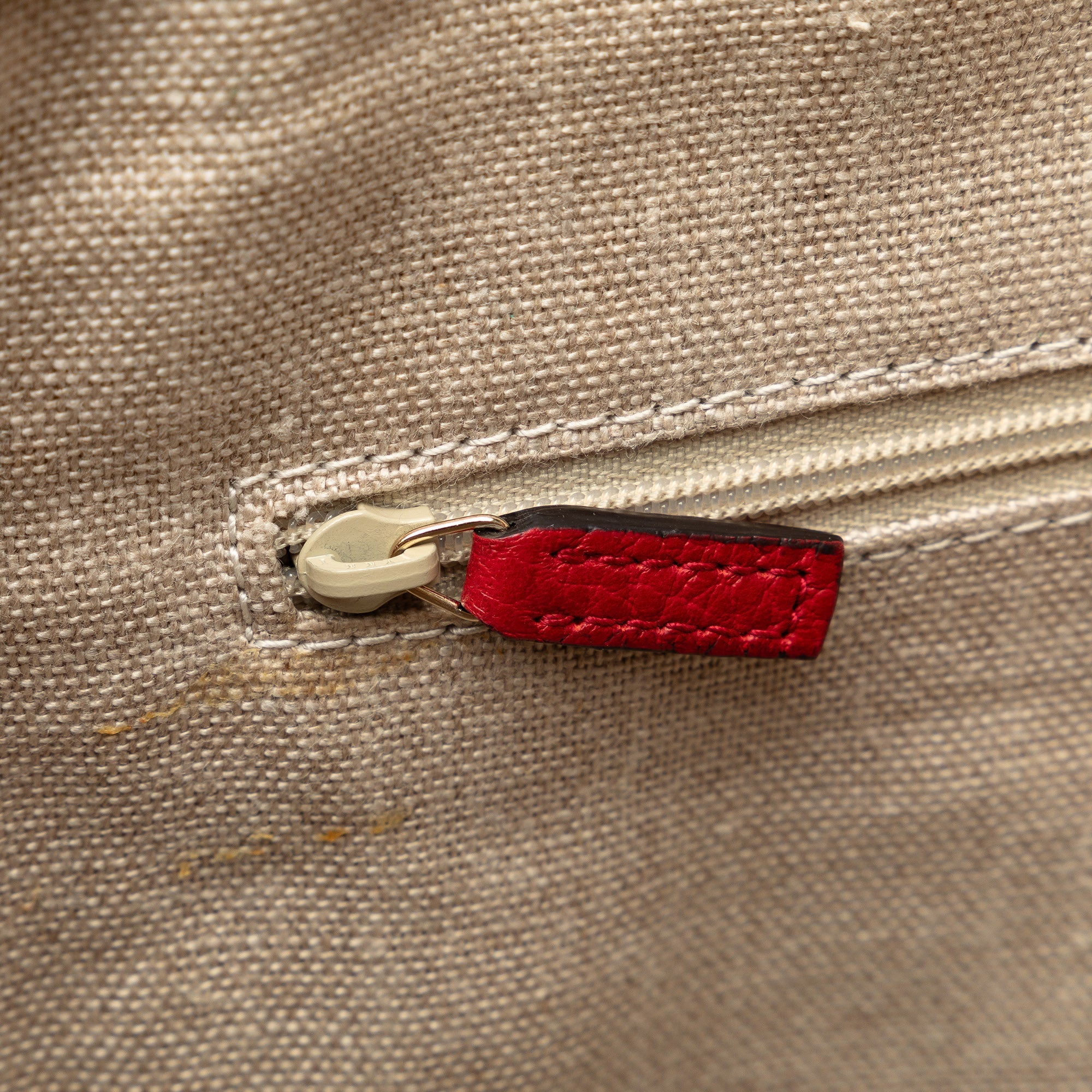 Pre-Owned Authenticated Gucci Convertible GG Charm Dome Satchel Calf Leather Red Unisex (Good)