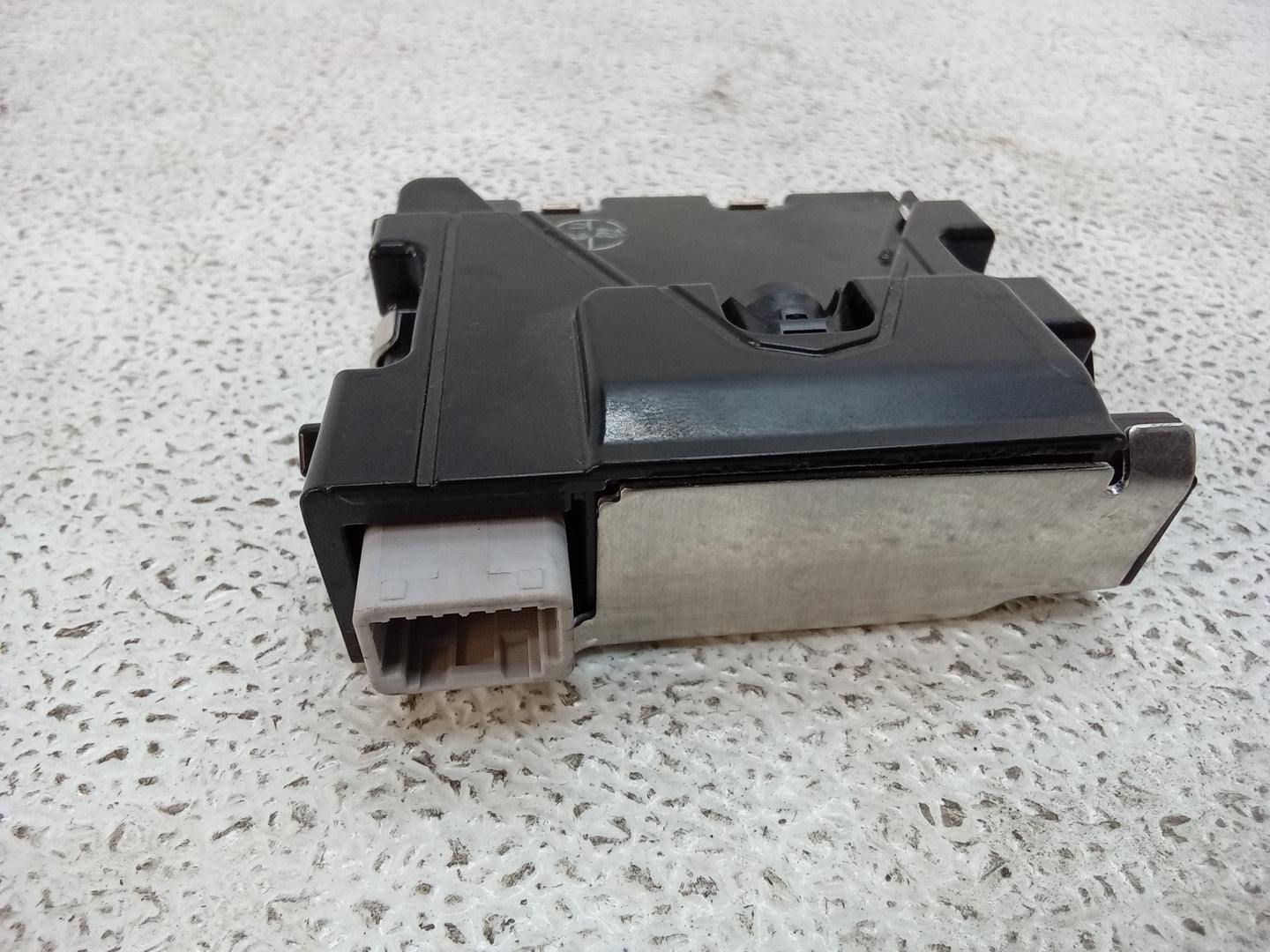 Pre-Owned 2018  Rav-4 Front Lane Departure Warning Camera 8646C-42021 OEM (Good)