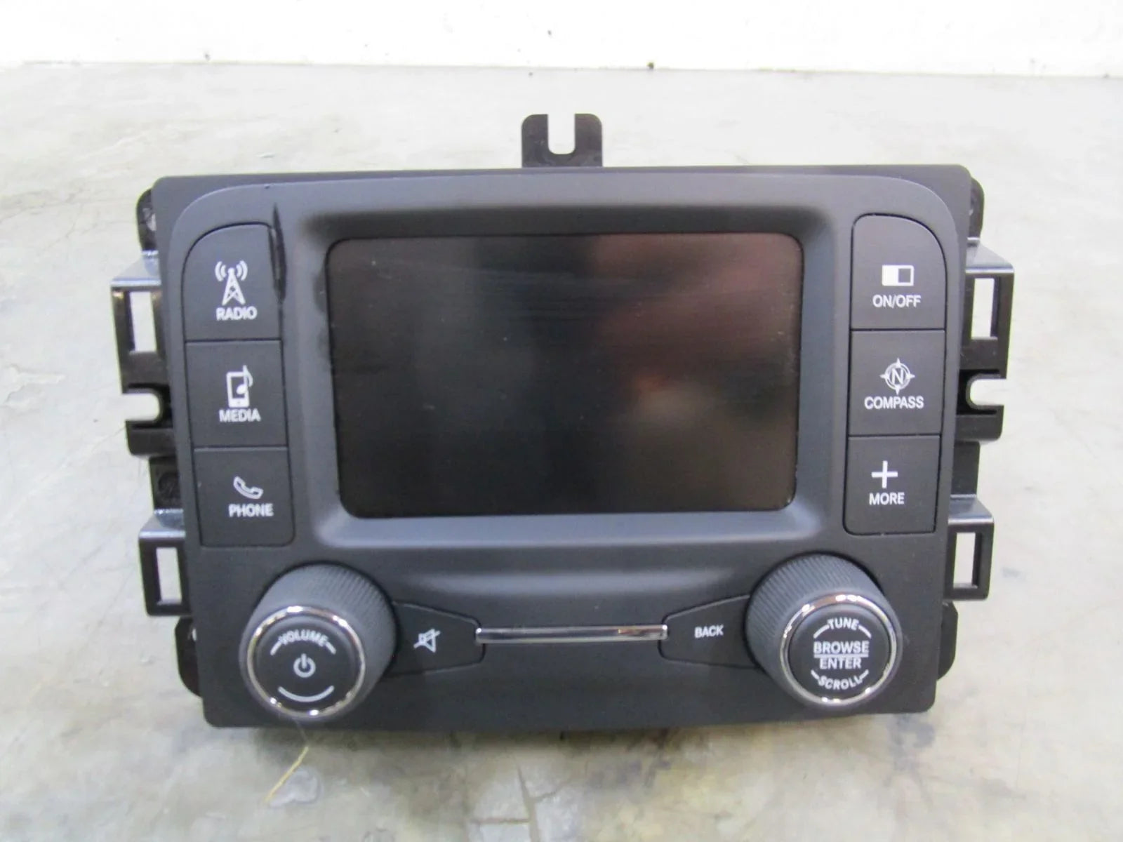 Pre-Owned 15 2015 Jeep Renegade Dash Mounted 5.0" Display Screen OEM (Good)