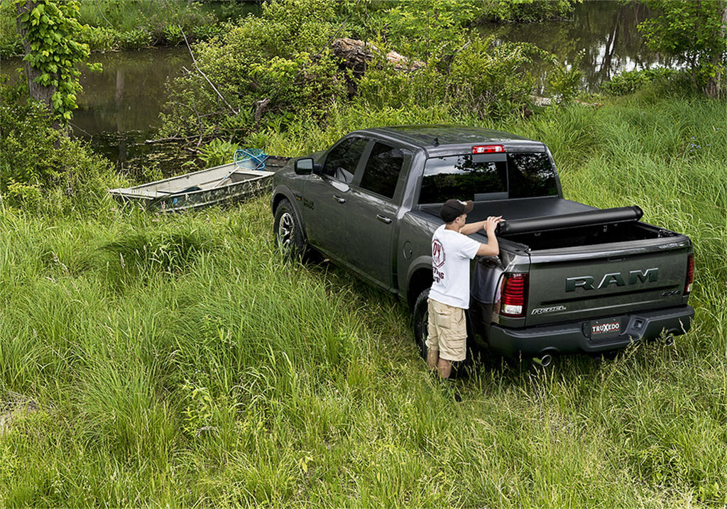 Truxedo Deuce Hybrid Truck Bed Tonneau wrap | 771201 | matching with 2007-2013 Chevy/GMC Silverado/Sierra 1500, 2007-14 2500/3500Hd W/Track System 6' 7" Bed (78.7")