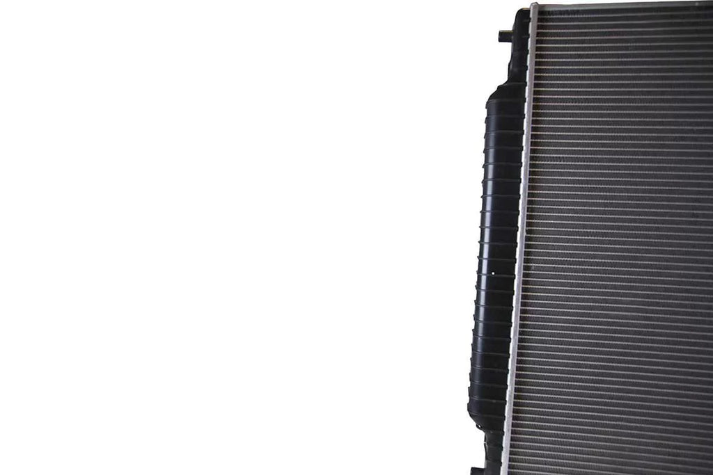 AutoShack Radiator Replacement for 1999 2000 2001 2002 2003 2004  F-350 Super Duty F-250 Super Duty 2000-2005 Excursion 6.8L 7.3L V8 4WD RWD RK802