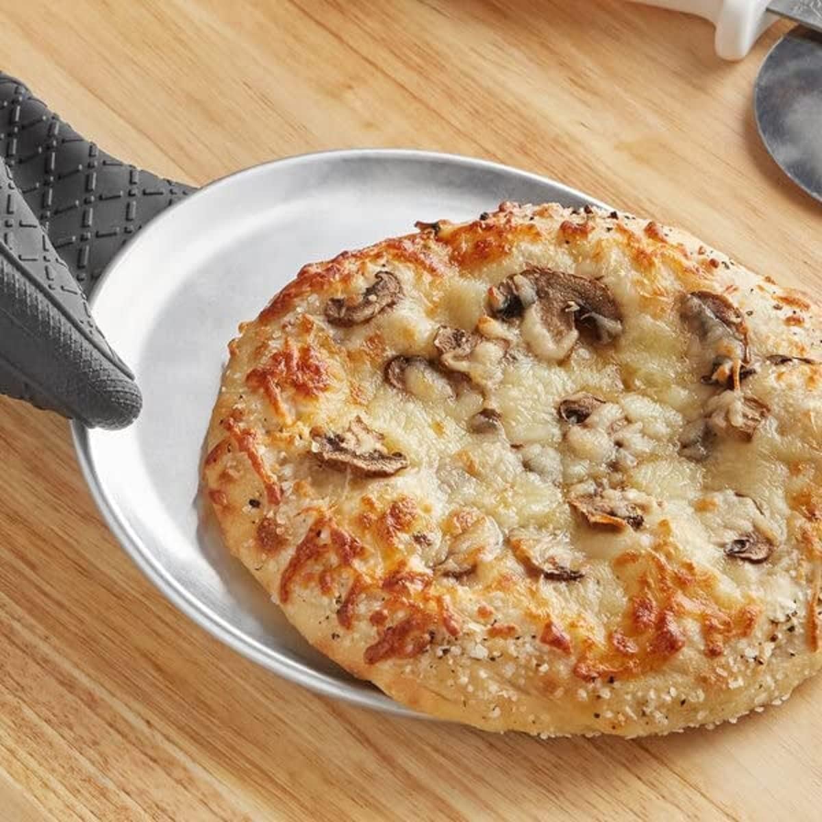 TrueCraftware- Set of 6 Aluminum 8” Pizza Tray Pan Coupe Style - Bakeware Round Pizza Pan Pizza Tray Baking Tray Round Baking Tray for Home Kitchen Pizzeria & Restaurants