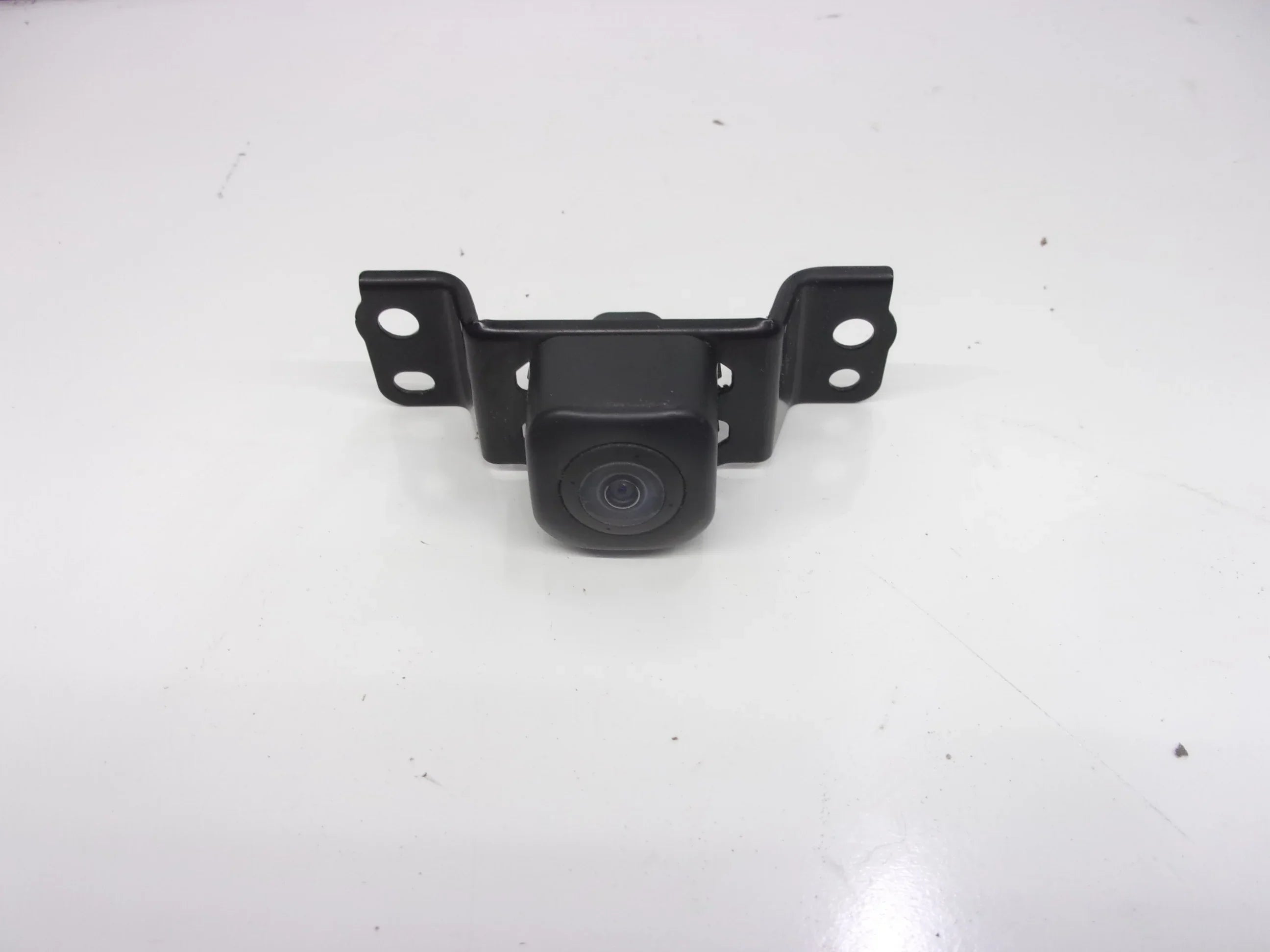 Pre-Owned 2017-2022  Highlander Grille Mtd Surround Front View Camera 867900E081 OEM (Good)