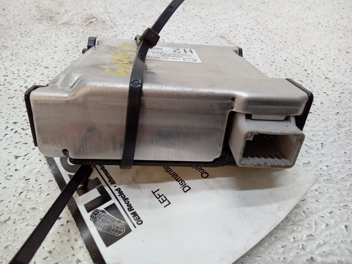 Pre-Owned 2019  Corolla Front Windshield Lane Departure Camera Assy 8646C-02011 OEM (Good)