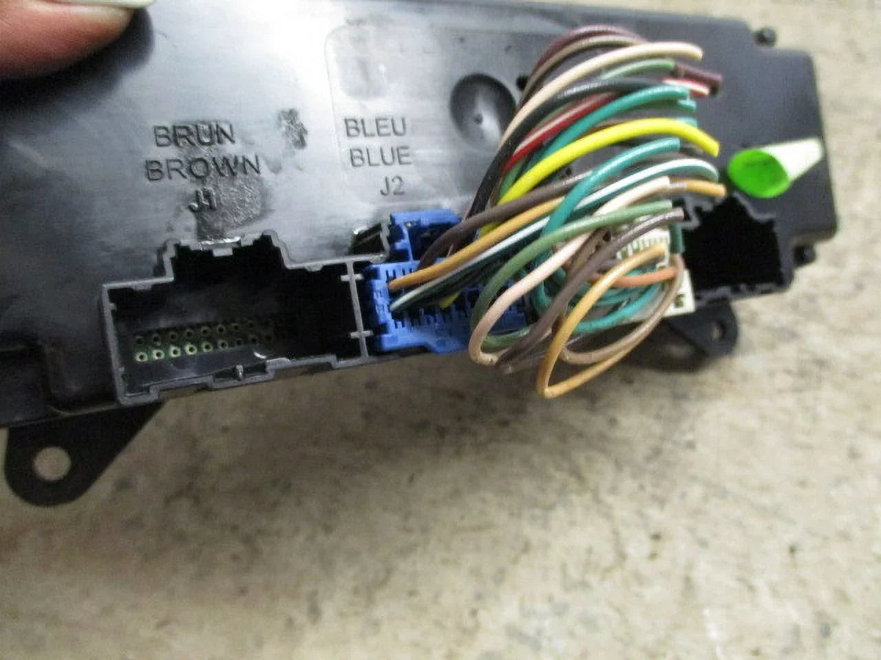 Pre-Owned Saturn Vue Manual Climate AC Heater Temperature Control OEM LKQ (Good)