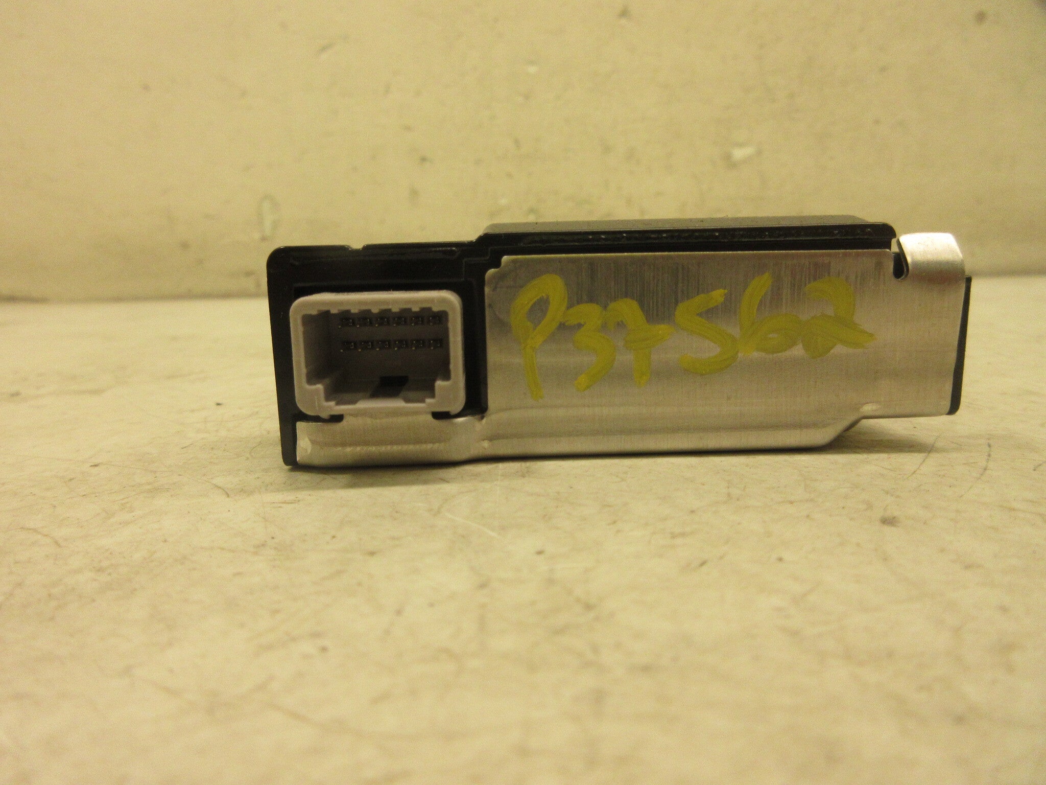 Pre-Owned 17 18 19  Highlander Windshield Mounted Lane Departure Camera OEM LKQ (Good)